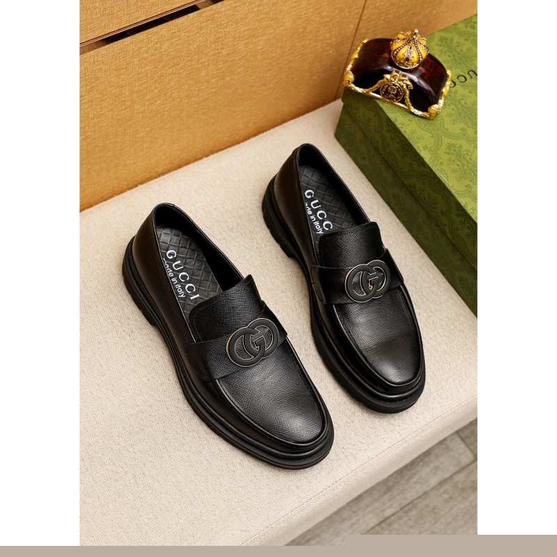 G*u*i leather shoes